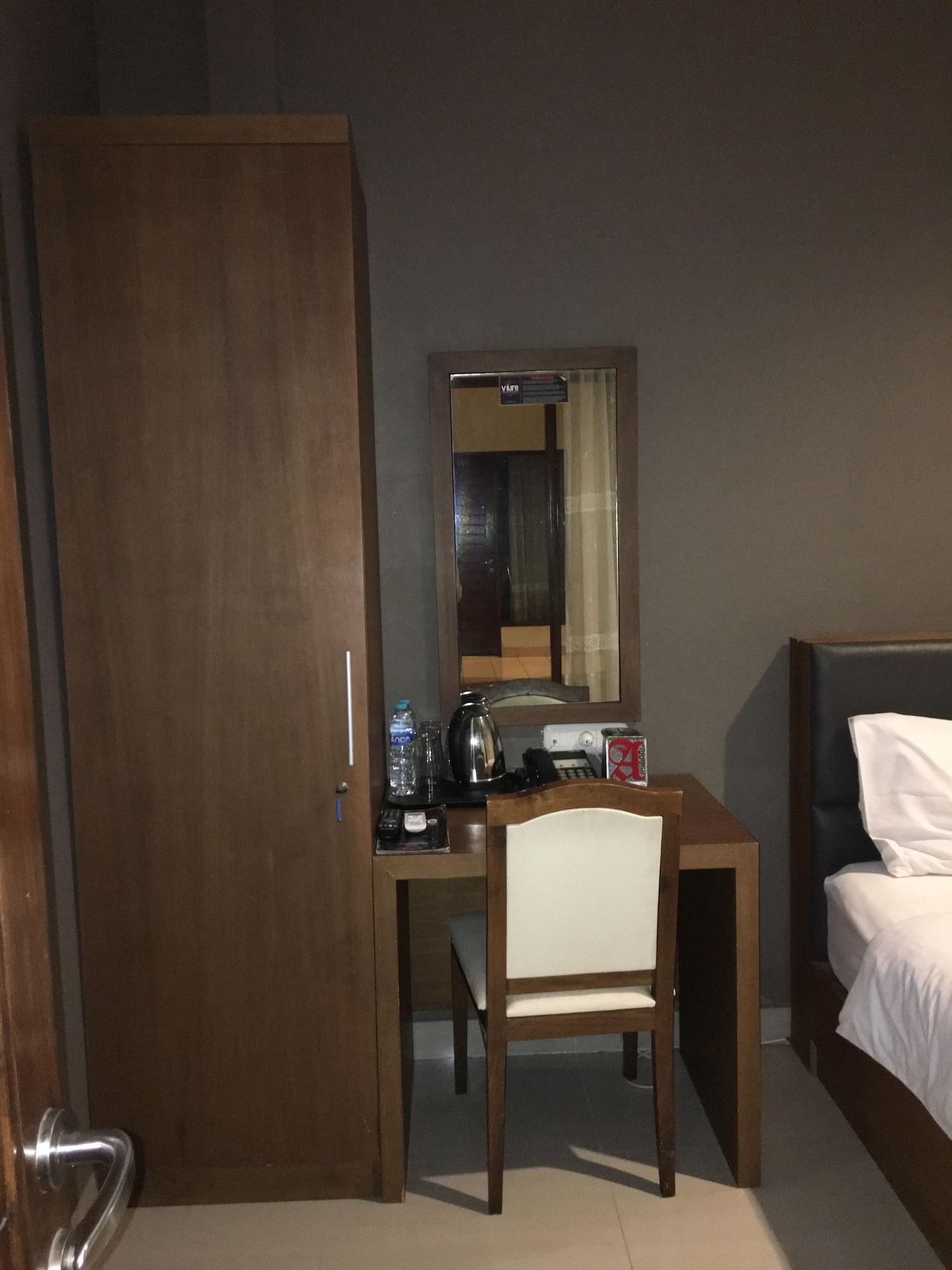 Votel Viure Hotel Jogjakarta Maguwo Exterior foto