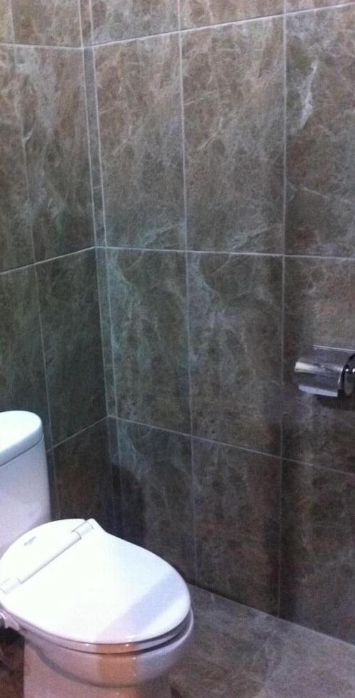 Votel Viure Hotel Jogjakarta Maguwo Exterior foto