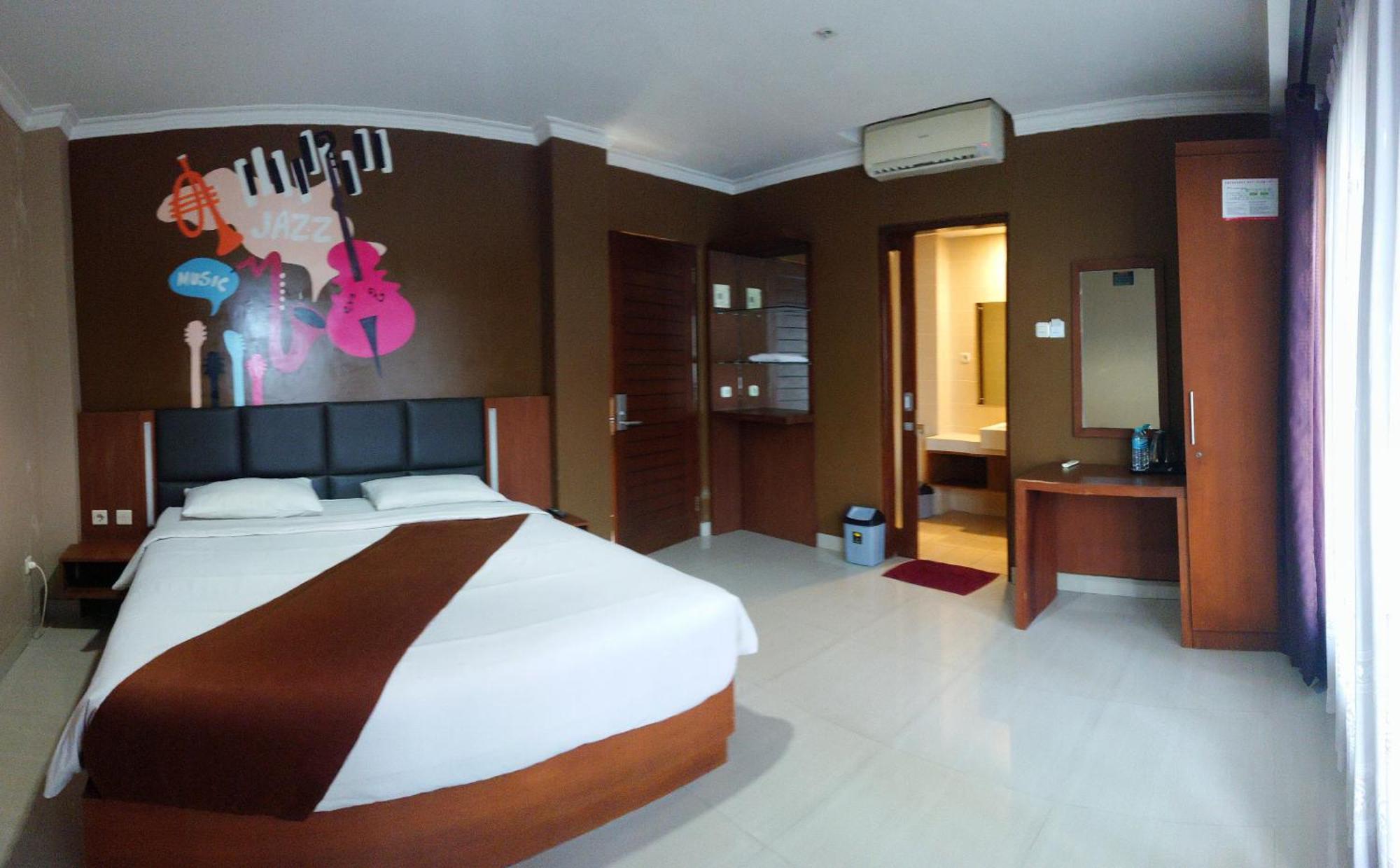 Votel Viure Hotel Jogjakarta Maguwo Exterior foto